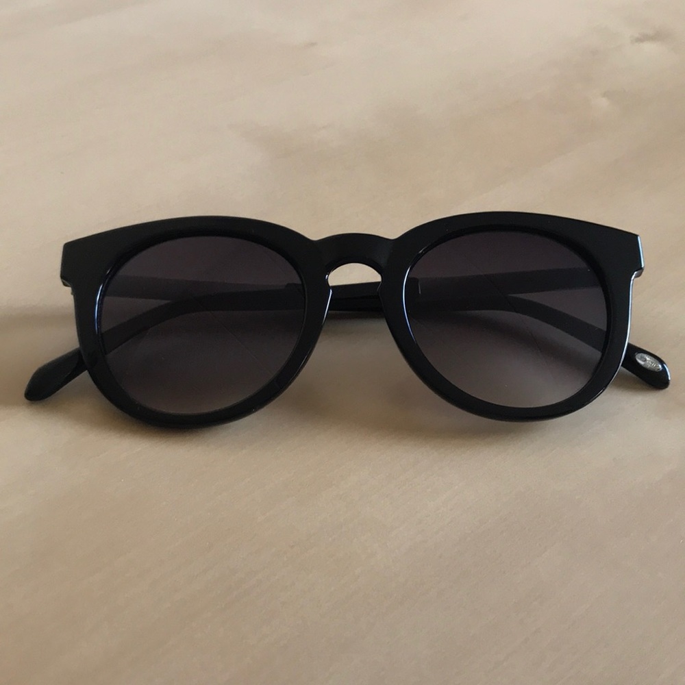 ✨Fossil✨Women’s Sunglasses 🕶